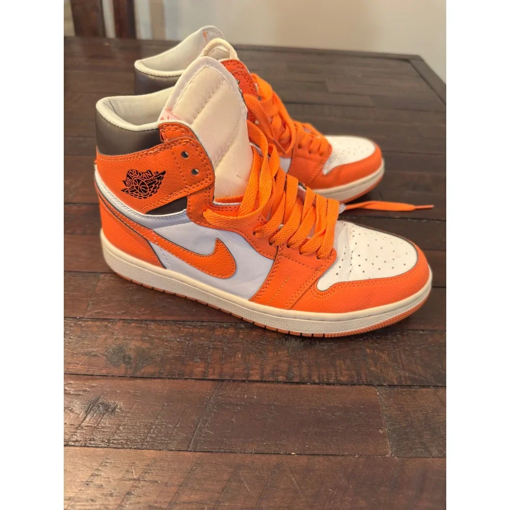 Nike Air Jordan 1 Retro High OG Electro Orange White Black 555088-180 women’s 8